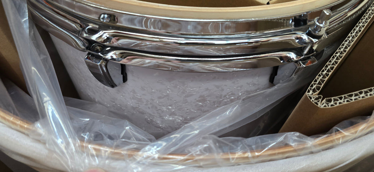 ONE ONLY  Relic 24'' 13'' 16'' Lineage Drum Kit - White Pearl B*STOCK
